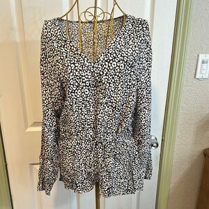 Old Navy Black and White leopard pattern Long Sleeve Blouse